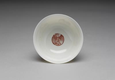 图片[2]-White stem cup with encircled phoenix decoration in overglaze red, Qing dynasty (1644-1911)-China Archive